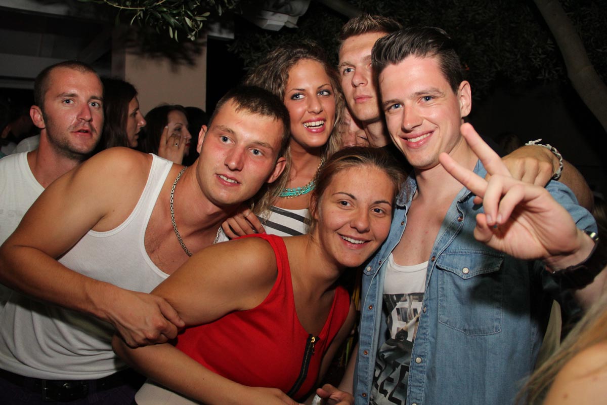 Vagabundo bar Vir: After party uz grupu Magazin, foto: Iva Perinčić Vagabundo bar Vir: After party uz grupu Magazin, foto: Iva Perinčić