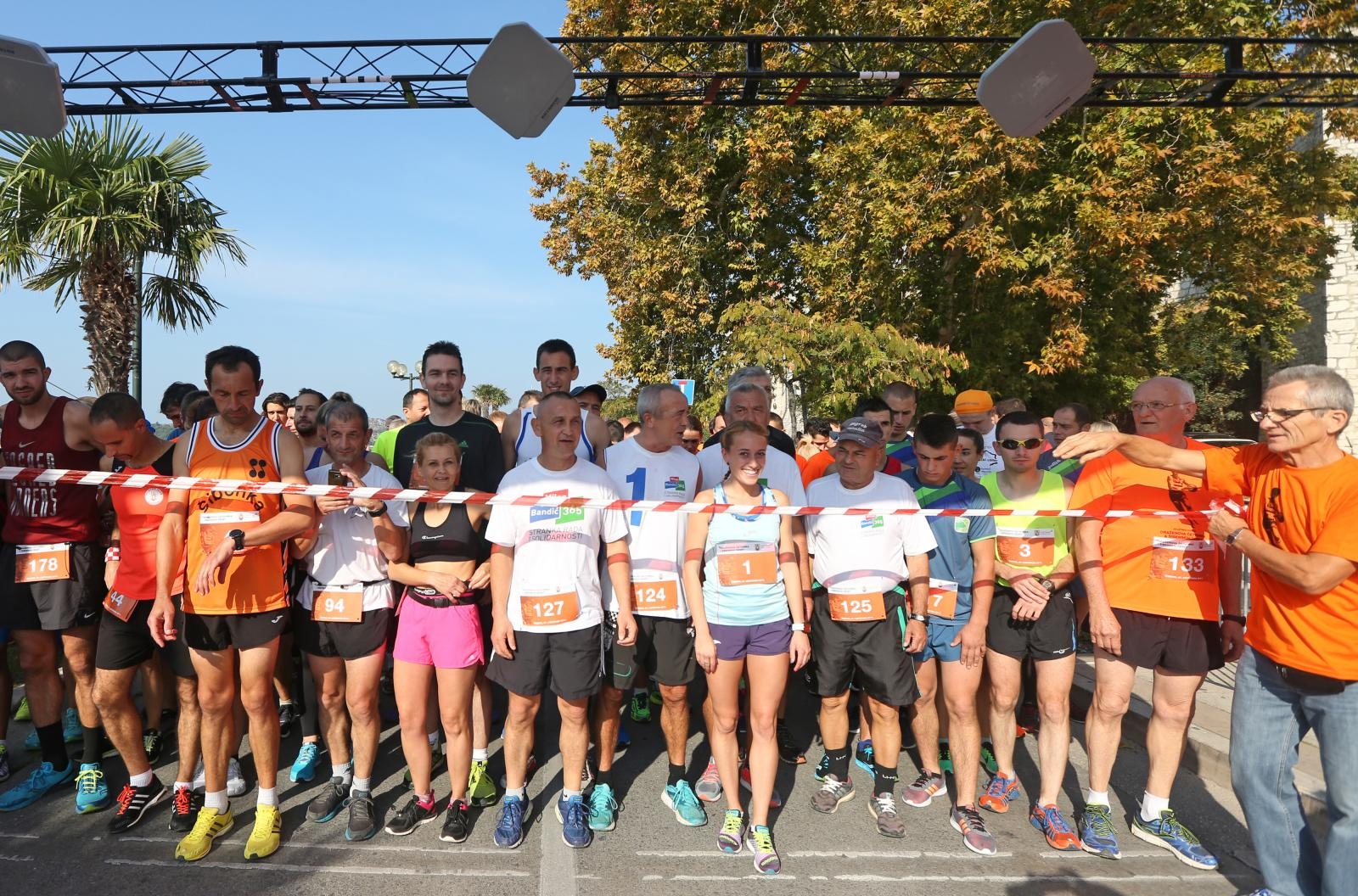 Šibenik: Dječja te utrke Šibenskih deset & Draženova četvorka povodom 53. rođendana Dražena Petrovića Šibenik: Dječja te utrke Šibenskih deset & Draženova četvorka povodom 53. rođendana Dražena Petrovića