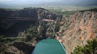 Rap jumping, Crveno jezero