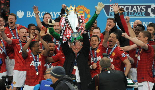 Alex Ferguson proslavlja odlazak s osvojenim trofejom, foto: mundodeportivo.com