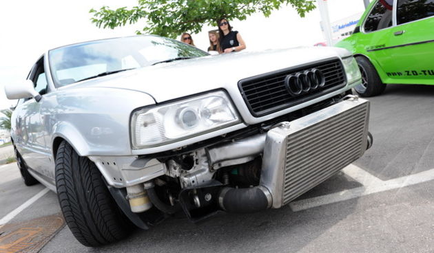 Zadar, 300510
Danas u popodnevnim satima na parkingu JK Uskoka predstavljen je novi automobilisticki klub “Zd Tunning”, automobilisticka udruga sa 20-ak canova koji promicu sportske automobilske djelatnosti bez stjecanja osobne dobiti. Klub je vec zabilje