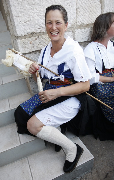 Sali, Dugi otok, 100809.
Svako misto svoju festu ima, no ne traje svaka festa tri dana kao ona u mjestu Sali na Dugom otoku. Saljske uzance, kako mjestani nazivaju svoju festu, odrzat ce se ove godine po pedeseti put, kao i svake godine dosad, vikend prij Sali, Dugi otok, 100809.
Svako misto svoju festu ima, no ne traje svaka festa tri dana kao ona u mjestu Sali na Dugom otoku. Saljske uzance, kako mjestani nazivaju svoju festu, odrzat ce se ove godine po pedeseti put, kao i svake godine dosad, vikend prij