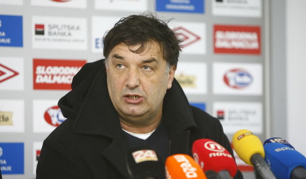 Split, 070113.
Stadion HNK Hajduka u Poljudu.
Prvog dana priprema igraca HNK Hajduka sportski direktor   Sergije Kresic na konferenciji za medije pozdravio je novinare i zazelio im uspjesnu godinu.
Trener Miso Krsticevic odgovarao je na novinarska pitanja