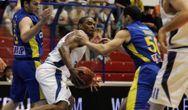 Zagreb, 160509.
U KC Drazen Petrovic odigrava se zadnje kolo Hrvatske kosarkaske lige za prvaka.
Na slici: Igrac Cibone Alan Jeffrey Anderson u prodoru.
Foto: Sime Sokota / CROPIX