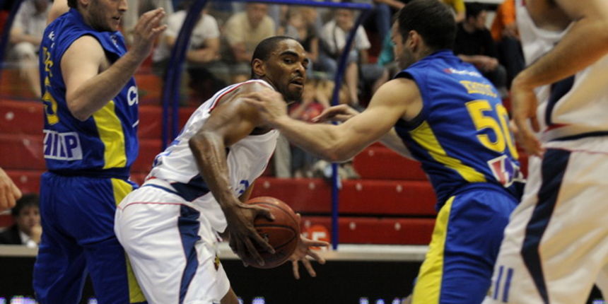 Zagreb, 160509.
U KC Drazen Petrovic odigrava se zadnje kolo Hrvatske kosarkaske lige za prvaka.
Na slici: Igrac Cibone Alan Jeffrey Anderson u prodoru.
Foto: Sime Sokota / CROPIX Zagreb, 160509.
U KC Drazen Petrovic odigrava se zadnje kolo Hrvatske kosarkaske lige za prvaka.
Na slici: Igrac Cibone Alan Jeffrey Anderson u prodoru.
Foto: Sime Sokota / CROPIX