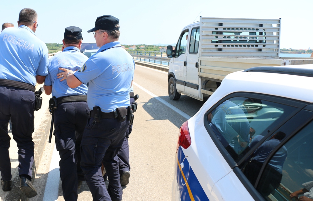 Privođenje Kristijana Kapovića, načelnika općine Vir