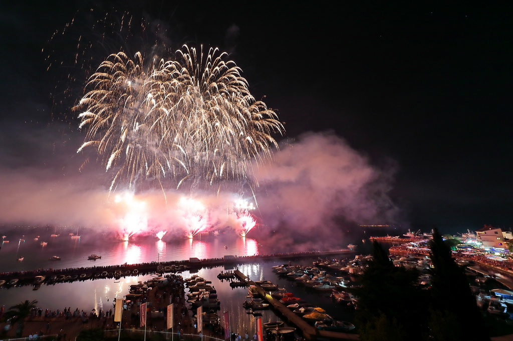 Biogradska noć 2017: Spektakularni vatromet Biogradska noć 2017: Spektakularni vatromet