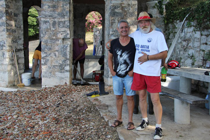 Karma:Počela akcija čišćenja Carske fontane Karma:Počela akcija čišćenja Carske fontane