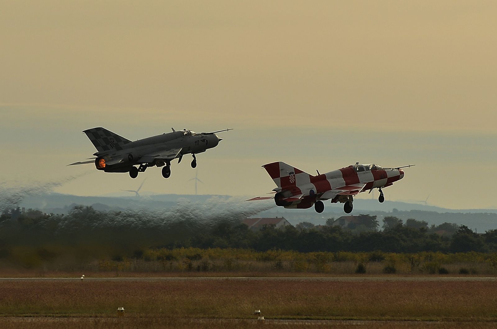 Vježbe pilota borbenih MIG-ova Vježbe pilota borbenih MIG-ova