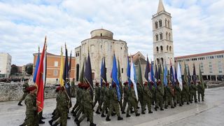 Paljenjem svijeća i polaganjem vijenaca, te mimohodom postrojbi započelo svečano obilježavanje 23. obljetnice VRO Maslenica. Foto. Dino Stanin/PIXSELL Paljenjem svijeća i polaganjem vijenaca, te mimohodom postrojbi započelo svečano obilježavanje 23. obljetnice VRO Maslenica. Foto. Dino Stanin/PIXSELL