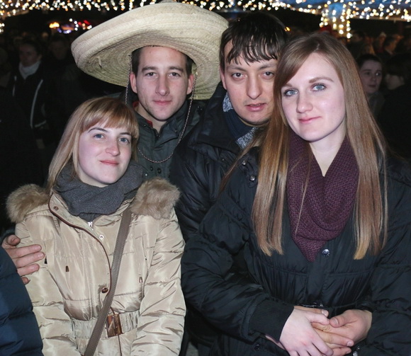 Virani 2016. godinu dočekali uz Lidiju Bačić, Leteći odred i spektakularan vatromet Virani 2016. godinu dočekali uz Lidiju Bačić, Leteći odred i spektakularan vatromet