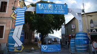 11. Gastol stol na biogradskoj rivi. Foto: Vinko Pešić 11. Gastol stol na biogradskoj rivi. Foto: Vinko Pešić