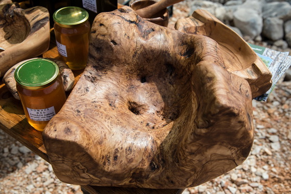 U Vrtovima lunjskih maslina održana 12. Lunjska maslinada. Foto: Vinko Pešić