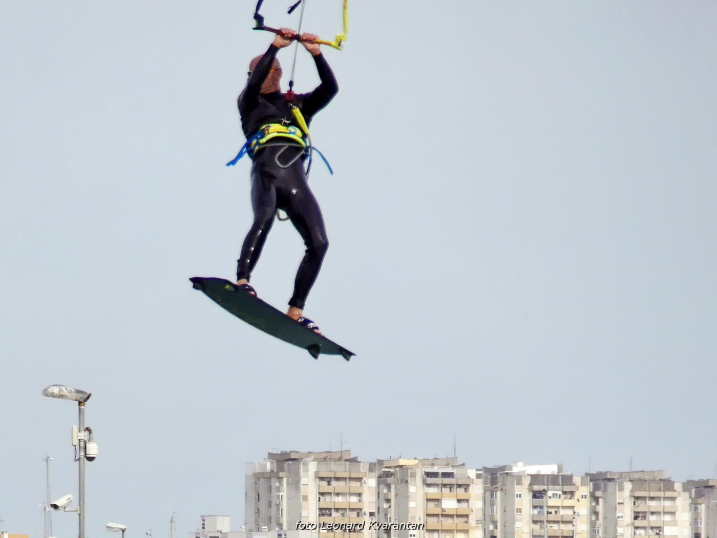 Na krilima juga: surferi i kiteri uživaju na Vitrenjaku