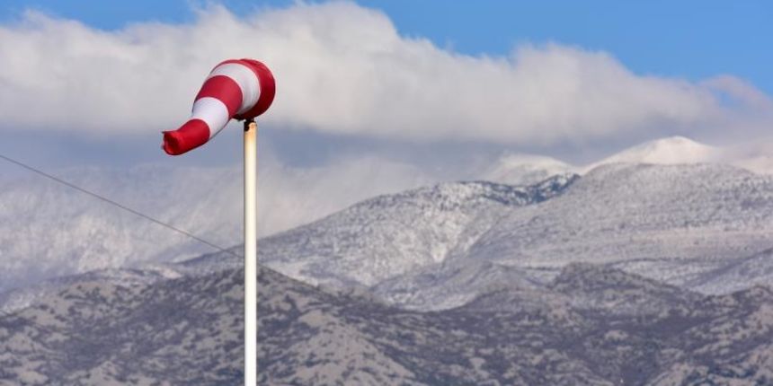 Jaka bura na zadarskom području otežava cestovni i pomorski promet, foto: Dino STanin/PIXSELL