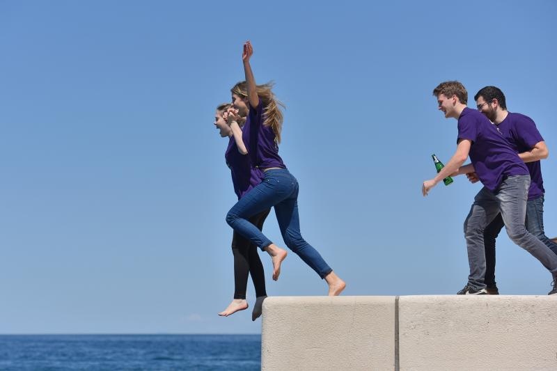Ludijada zadarskih maturanata uz pjesmu i kupanje na Morskim orguljama. Foto: Dino Stanin/PIXSELL Ludijada zadarskih maturanata uz pjesmu i kupanje na Morskim orguljama. Foto: Dino Stanin/PIXSELL