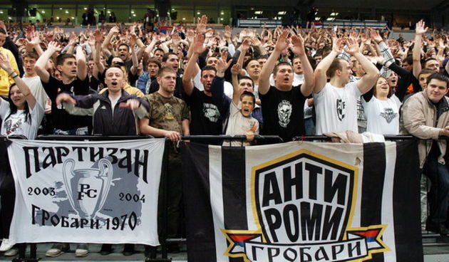 Beograd, 180409.
Kosarka finale jadranske lige Partizan – Cibona.
Na fotografiji: Navijaci partizana Grobari.
Foto: Aleksandar Dimitrijevic / Cropix