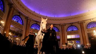 Modni spektakl Hippy Gardena