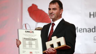 Zagreb, 161110.
U hotelu Westin odrzan je 20. susret CROMA 2010, na kojm su dodijeljene nagrade za najbolje menadzere i poduzetnike u ovoj godini. Dodijeljeno je 14 nagrada i plaketa.
Na slici: Graciano Rudan, Rudan d.o.o., Zminj.
Foto: Neja Markicevic / Zagreb, 161110.
U hotelu Westin odrzan je 20. susret CROMA 2010, na kojm su dodijeljene nagrade za najbolje menadzere i poduzetnike u ovoj godini. Dodijeljeno je 14 nagrada i plaketa.
Na slici: Graciano Rudan, Rudan d.o.o., Zminj.
Foto: Neja Markicevic /
