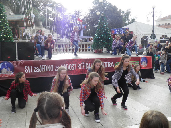 OLYMPUS DIGITAL CAMERA OLYMPUS DIGITAL CAMERA