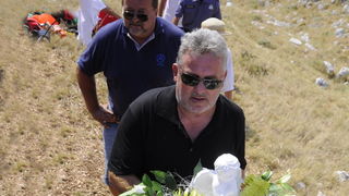 Kornat, 300811.
Obiljezavanje 4. obljetnice kornatske tragedije, u kojoj je, gaseci pozar na Kornatu 30. kolovoza 2007. godine, smrtno stradalo 12 vatrogasaca. Obitelji poginulih vatrogasaca, njihovi prijatelji te visoko izaslanstvo na otoku Kornat, u uv Kornat, 300811.
Obiljezavanje 4. obljetnice kornatske tragedije, u kojoj je, gaseci pozar na Kornatu 30. kolovoza 2007. godine, smrtno stradalo 12 vatrogasaca. Obitelji poginulih vatrogasaca, njihovi prijatelji te visoko izaslanstvo na otoku Kornat, u uv