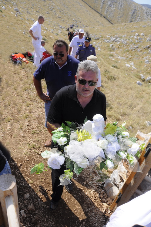 Kornat, 300811.
Obiljezavanje 4. obljetnice kornatske tragedije, u kojoj je, gaseci pozar na Kornatu 30. kolovoza 2007. godine, smrtno stradalo 12 vatrogasaca. Obitelji poginulih vatrogasaca, njihovi prijatelji te visoko izaslanstvo na otoku Kornat, u uv Kornat, 300811.
Obiljezavanje 4. obljetnice kornatske tragedije, u kojoj je, gaseci pozar na Kornatu 30. kolovoza 2007. godine, smrtno stradalo 12 vatrogasaca. Obitelji poginulih vatrogasaca, njihovi prijatelji te visoko izaslanstvo na otoku Kornat, u uv