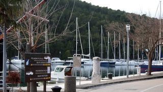 Skradin romantičan mediteranski grad na desnoj obali rijeke Krke Skradin romantičan mediteranski grad na desnoj obali rijeke Krke