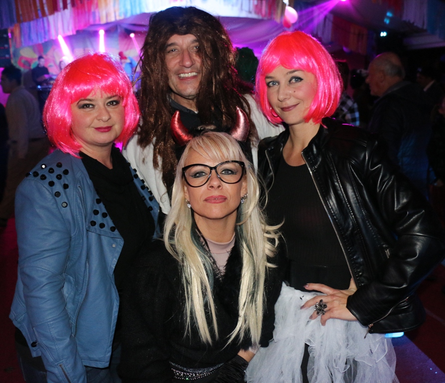 Virske maškare: Nedjelja u znaku zvijezdice Meri, Tota i Tempo Banda