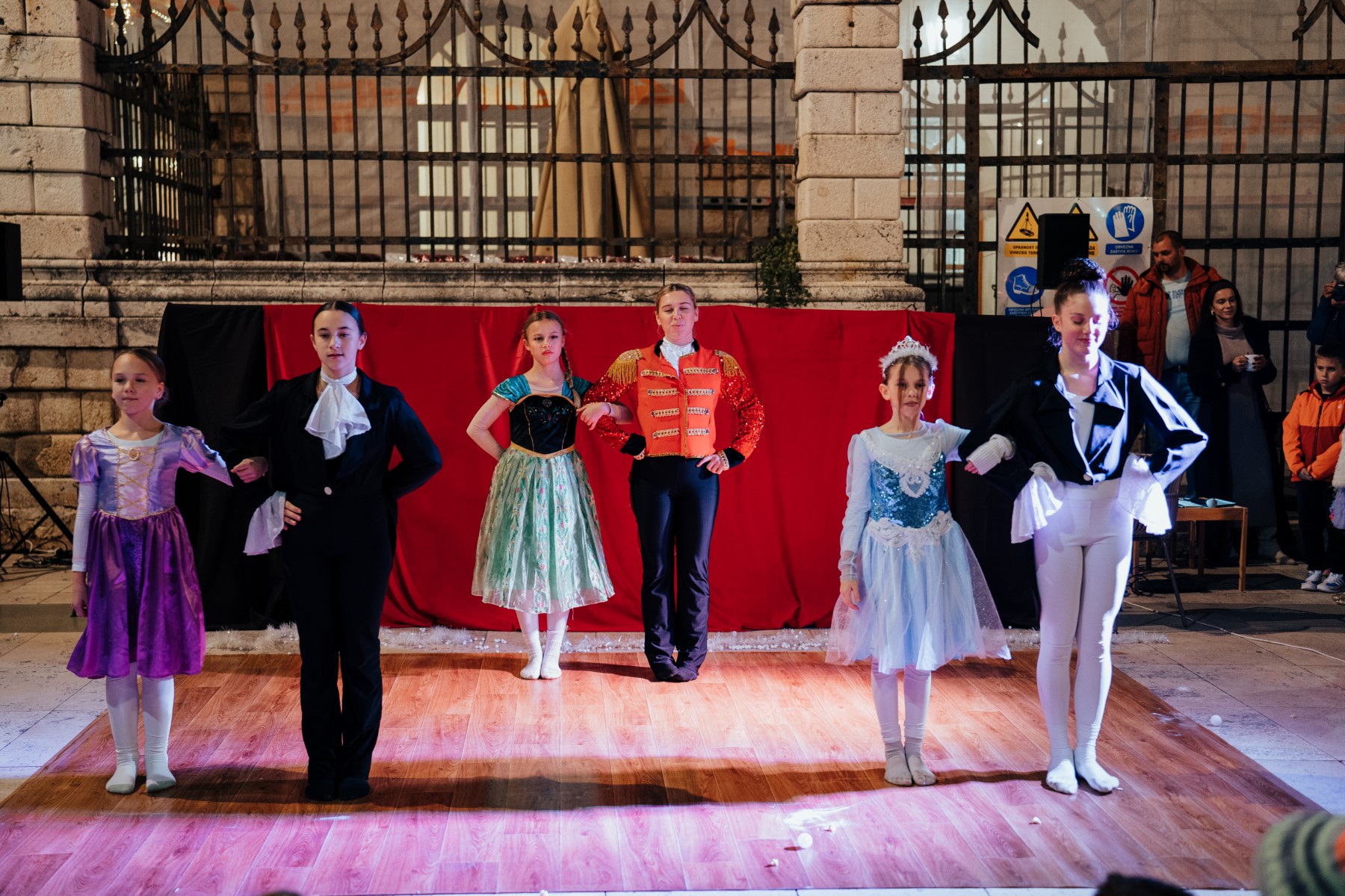Predstava Frozen na Adventu u Zadru