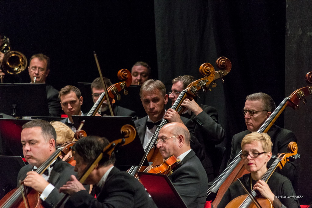 Simfonijski orkestar HRT-a pod ravnjanjem Enrica Dinda otvorio koncertnu sezonu u Zadru Simfonijski orkestar HRT-a pod ravnjanjem Enrica Dinda otvorio koncertnu sezonu u Zadru