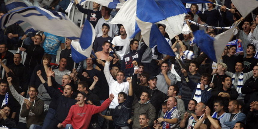 Zadar, 241109.
Dvorana Kresimir Cosic
1. kolo kosarkaskog Eurokupa izmedju KK Zadar – KK Aris.
Na fotografiji: navijaci Zadra Tornado.
Foto : Jure Miskovic / CROPIX Zadar, 241109.
Dvorana Kresimir Cosic
1. kolo kosarkaskog Eurokupa izmedju KK Zadar – KK Aris.
Na fotografiji: navijaci Zadra Tornado.
Foto : Jure Miskovic / CROPIX