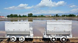 Nin – Povijesni gradic Nin pokraj Zadra za svoju prepoznatljivost ima nadaleko poznatu i najstariju hrvatsku solanu. Pod geslom “Prica o soli…” i dan danas se sol proizvodi na tradicionalan nacin. Photo: Damir Spehar/PIXSELL Nin – Povijesni gradic Nin pokraj Zadra za svoju prepoznatljivost ima nadaleko poznatu i najstariju hrvatsku solanu. Pod geslom “Prica o soli…” i dan danas se sol proizvodi na tradicionalan nacin. Photo: Damir Spehar/PIXSELL