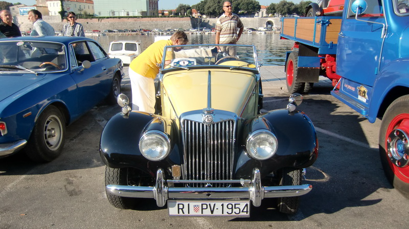 Oltimer rally “100 kilometara Zadra”