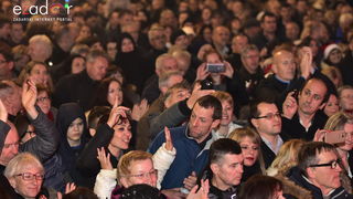 Tisuće Zadrana uživalo na krcatom Narodnom trgu i Tgu Petra Zoranića uz Tomislava Bralića i klapu Intrade Tisuće Zadrana uživalo na krcatom Narodnom trgu i Tgu Petra Zoranića uz Tomislava Bralića i klapu Intrade