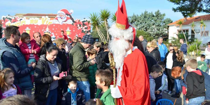 Vir: Druženje virske djece sa Svetim Nikolom