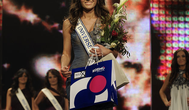 Lentu najljepse odnijela je Lana Obad iz Zagreba. Na slici: miss universe Croatia 2010 Lana Obad. Foto: Sime Sokota / CROPIX