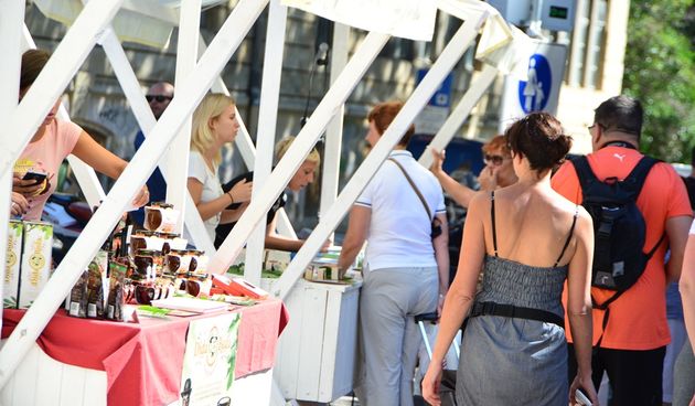 9. Festival smokava: Sajam na Trgu pet bunara