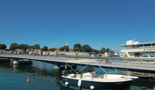 Zadarski most, suncano, obala kneza Branimira