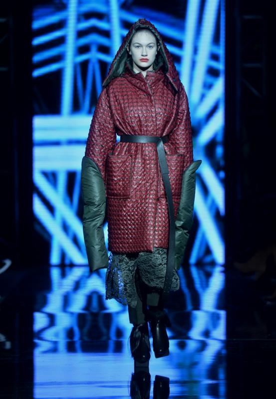 Toyota Fashion week prva večer održana je u ponedjeljak navečer u zagrebačkom Kaptol centru i predstavila zanimljive ideje dizajnera Toyota Fashion week prva večer održana je u ponedjeljak navečer u zagrebačkom Kaptol centru i predstavila zanimljive ideje dizajnera