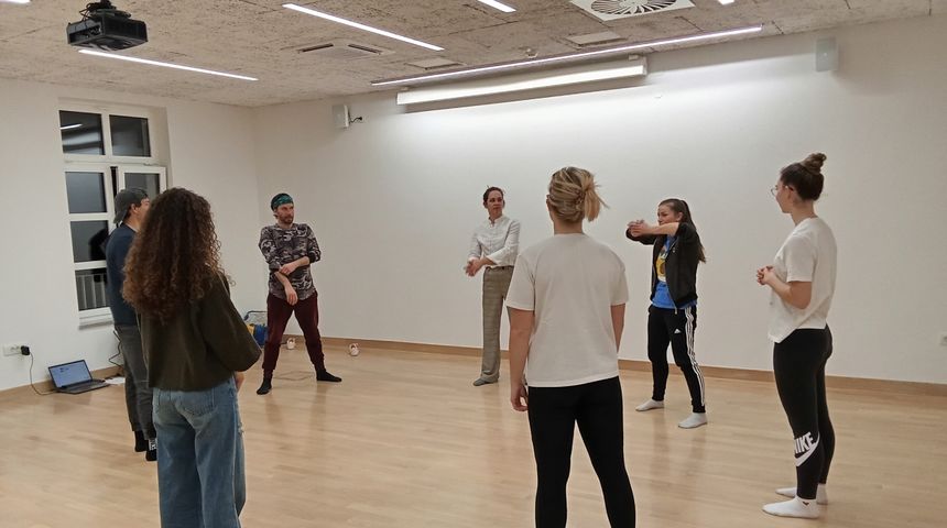 U sklopu Erasmus+ projekta ZD-154-ML udruga Trećeprostor provela je radionicu pod nazivom “Analiziram dok improviziram”.