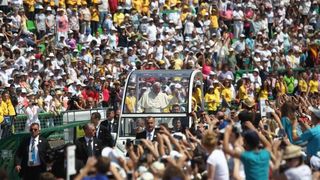 Sarajevo, Bosna i Hercegovina – Sluzbeni posjet pape Franje Sarajevu. Ovo je treci papinski posjet Bosni i Hercegovini. Prethodni posjeti pape Ivana Pavla II bili su pastoralni dok je posjet pape Franje primarno drzavnicki. Nakon susreta s drzavnim duznos Sarajevo, Bosna i Hercegovina – Sluzbeni posjet pape Franje Sarajevu. Ovo je treci papinski posjet Bosni i Hercegovini. Prethodni posjeti pape Ivana Pavla II bili su pastoralni dok je posjet pape Franje primarno drzavnicki. Nakon susreta s drzavnim duznos