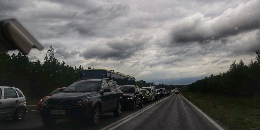 Prometni zastoj, kolona vozila Prometni zastoj, kolona vozila