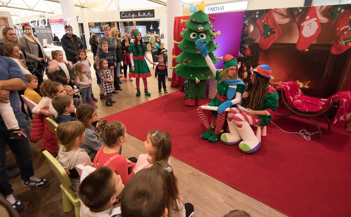 Zimski sportovi s Djedom Božićnjakom Zimski sportovi s Djedom Božićnjakom