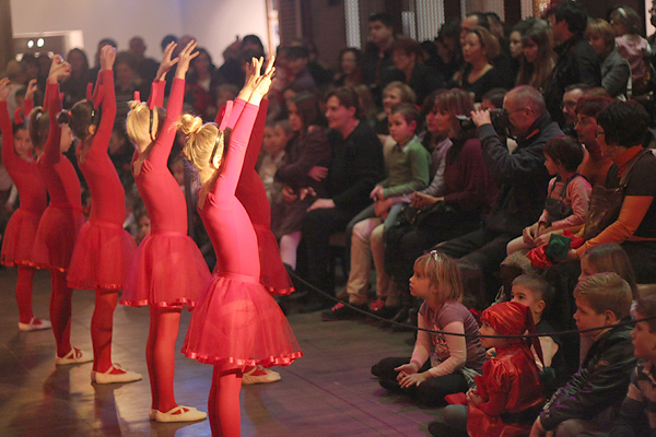 Plesna udruga Gesta: Ima li spasa za Djeda Mraza (Foto:Saša Čuka)