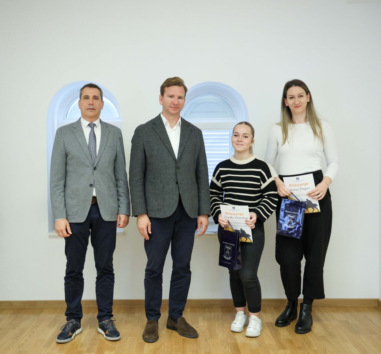 Drustveni dom Nin U novouređenom prostoru Društvenoga doma u Ninu održana je svečana završnica školskog natječaja Zadarske županije