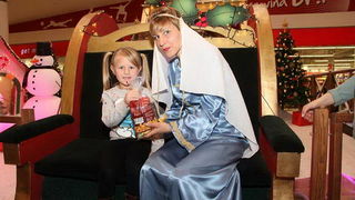 Sv. Luce razveselila mališane u Supernova centru, Foto: Iva Perinčić Sv. Luce razveselila mališane u Supernova centru, Foto: Iva Perinčić