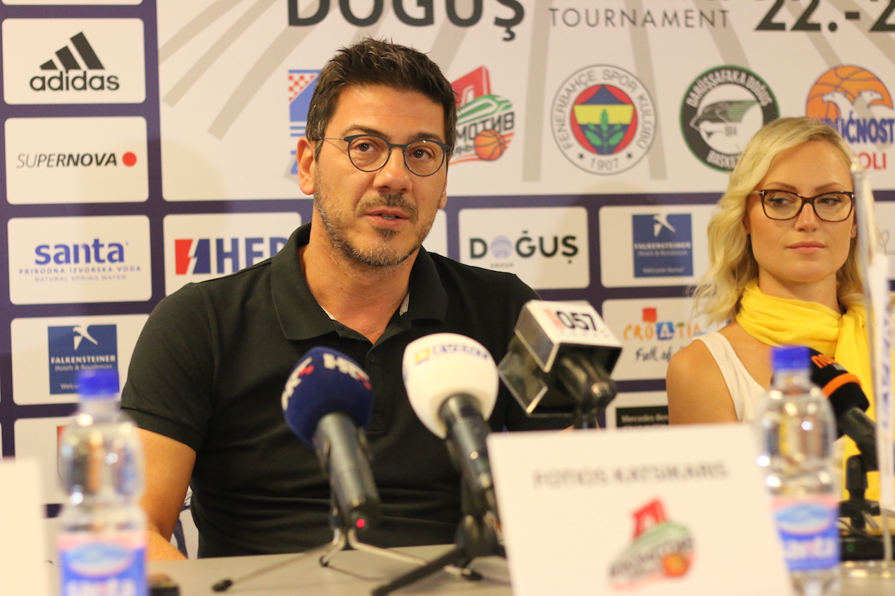 Proslavljeni treneri otvorili treće izdanje Dogus basketball tournamenta! Proslavljeni treneri otvorili treće izdanje Dogus basketball tournamenta!