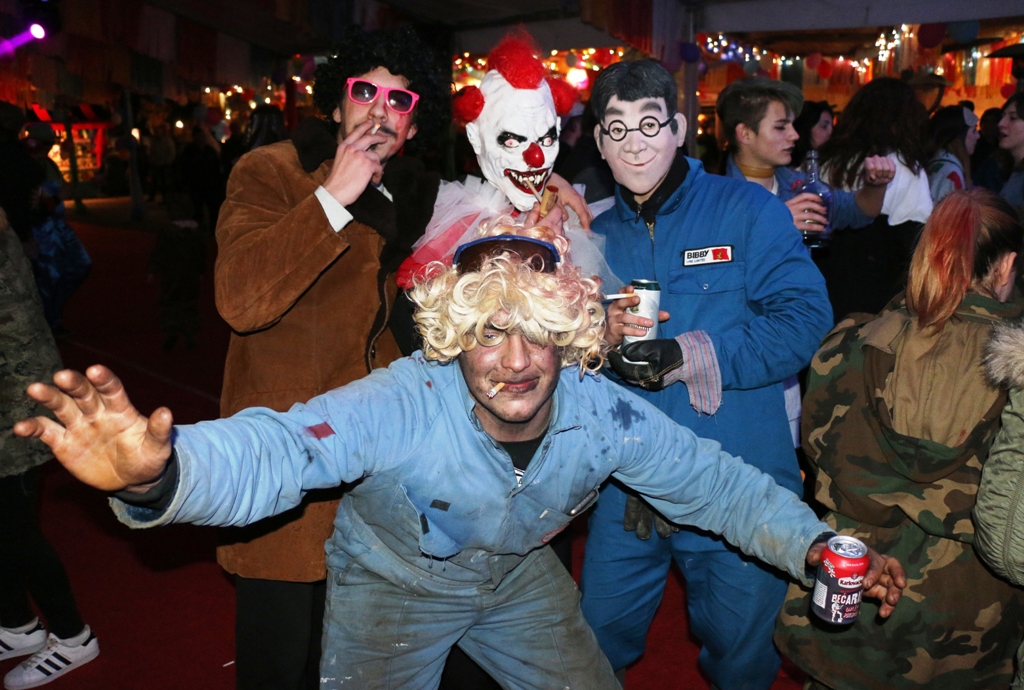 Virske maškare: Nedjelja u znaku zvijezdice Meri, Tota i Tempo Banda