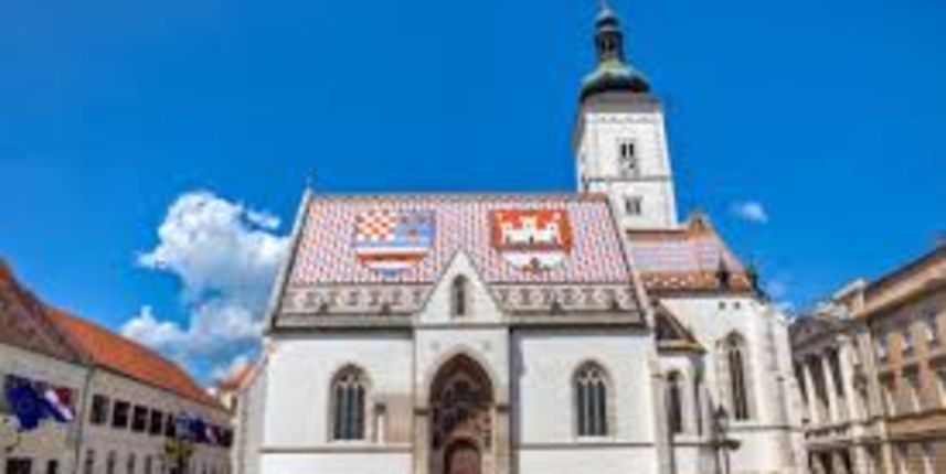 Performans na Markovom trgu “Hrvatska, teče li Sava uzvodno”, foto: zagrebonline.hr