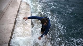 04.04.2014., Zadar – Australac Jason Grdovich zaprosio je svoju djevojku na Morskim Orguljama nakon devet godina veze, a cinu su svjedocili popularni pjevac Mladen Grdovic, gradonacelnik Bozidar Kalmeta, predsjednik zadarske TZ Zvonko Supe te mnogi medi